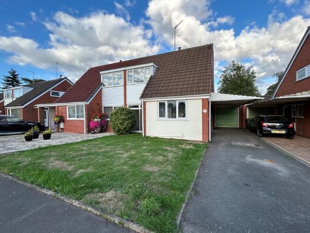 2 bedroom property to let in The Deansway, Kidderminster, Worcestershire £1,200 pcm