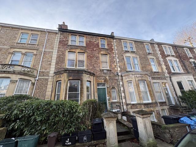 2 bedroom property to let in Whatley Road, Clifton £1,700 pcm