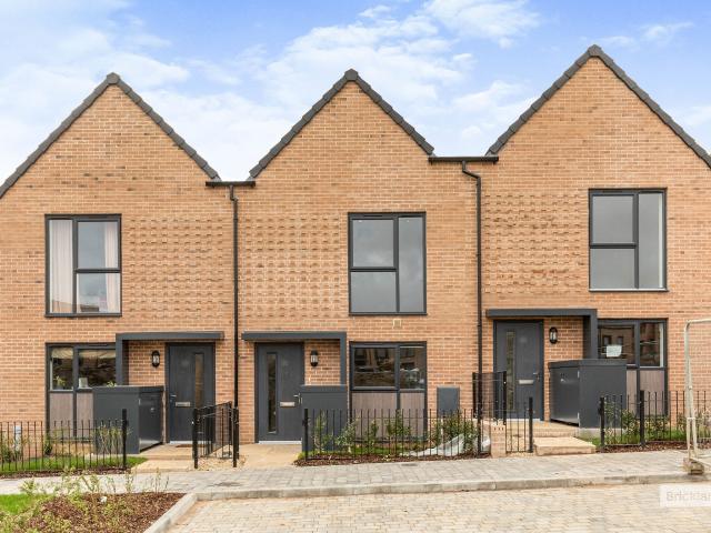 2 bedroom property to let in Wildflower Avenue £1,650 pcm