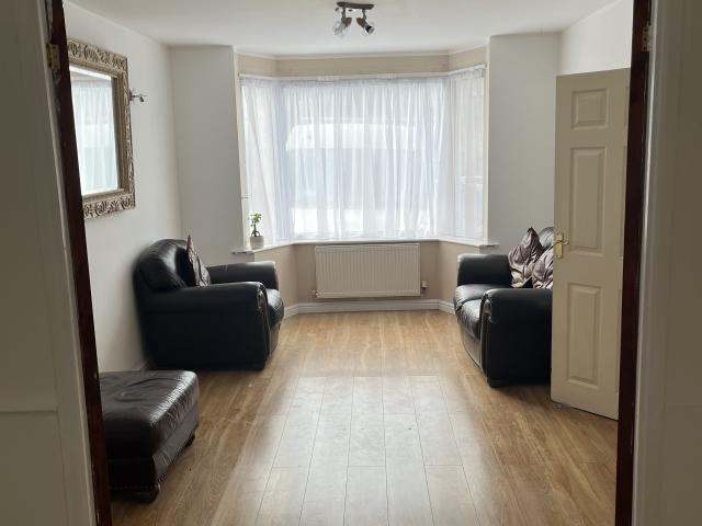 2 bedroom property to let in 188 Harborne Lane £1,300 pcm