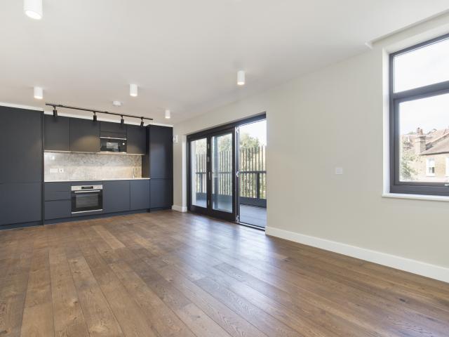 2 bedroom property to let in 266 Wimbledon Park Road, London, SW19 £2,750 pcm