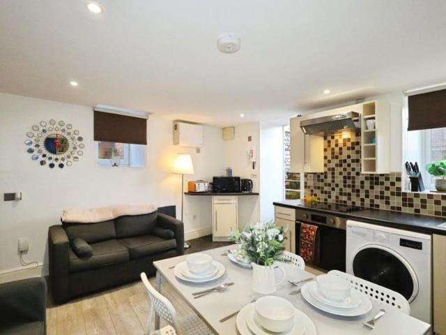 2 bedroom Property To Let