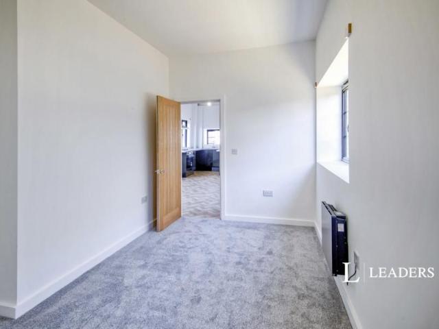 2 bedroom property to rent Victoria Avenue, Southend on Sea, Essex, SS2