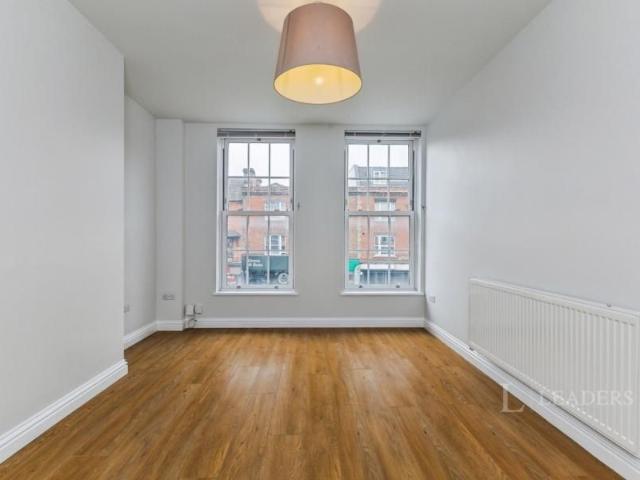 2 bedroom property to rent High Street, Epsom, KT19