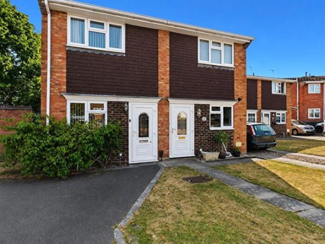 2 Bedroom Property To Rent In Armstrong Close, Leamington Spa, CV31