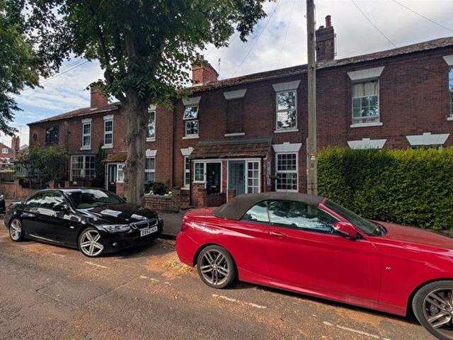2 Bedroom Property To Rent In Broad Street, Warwick, CV34