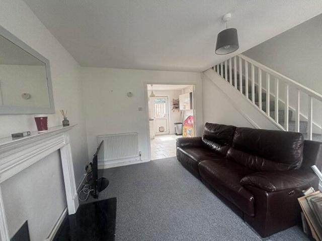 2 Bedroom Property To Rent In Emerton Gardens, Stony Stratford, Milton Keynes, Buckinghamshire MK11