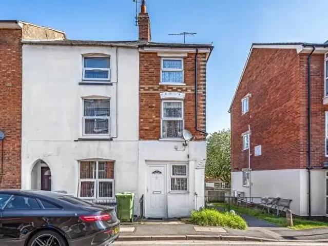 2 Bedroom Property To Rent In Gatteridge Street, Banbury, OX16