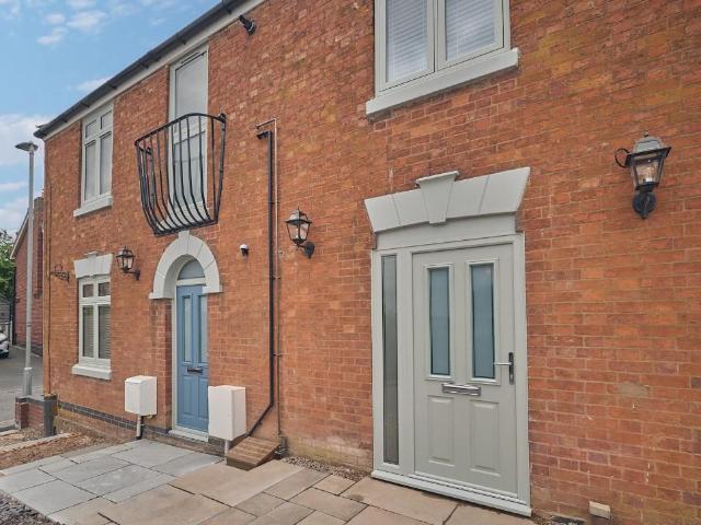 2 bedroom property to rent on Windsor Street, Burbage
