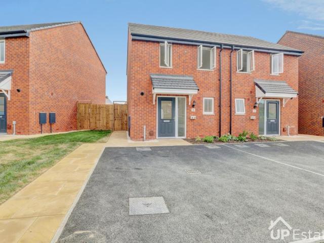2 bedroom property to rent on Combine Way, Meadow Green, Nuneaton