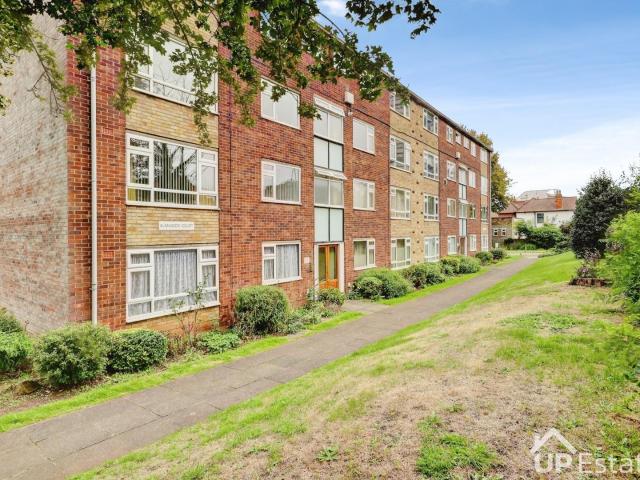 2 bedroom property to rent on Elm Wood Court, St. Nicholas…