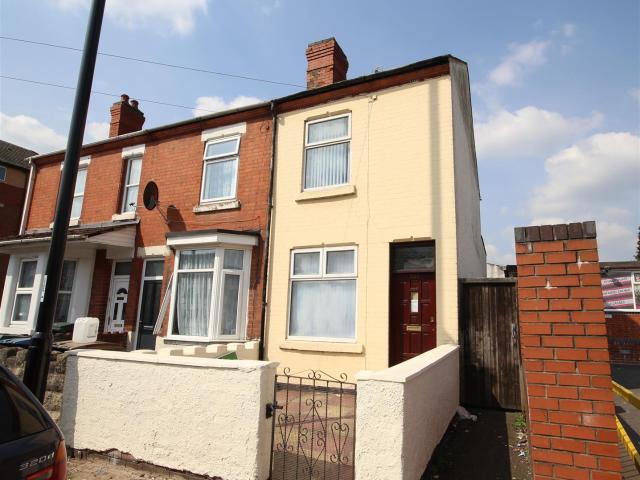 2 bedroom property to rent on Foleshill Road, Coventry