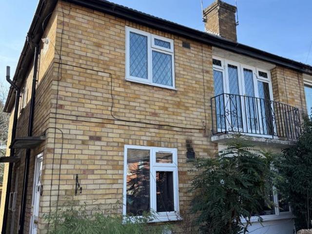 2 bedroom property to rent on Sedgemoor Road, Coventry