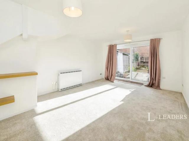 2 bedroom property to rent Perryfields, Burgess Hill, RH15