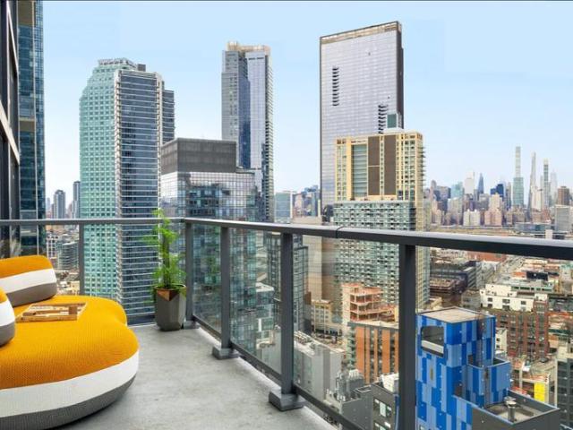 2 bedroom, Queens NY 11101 LS105059925