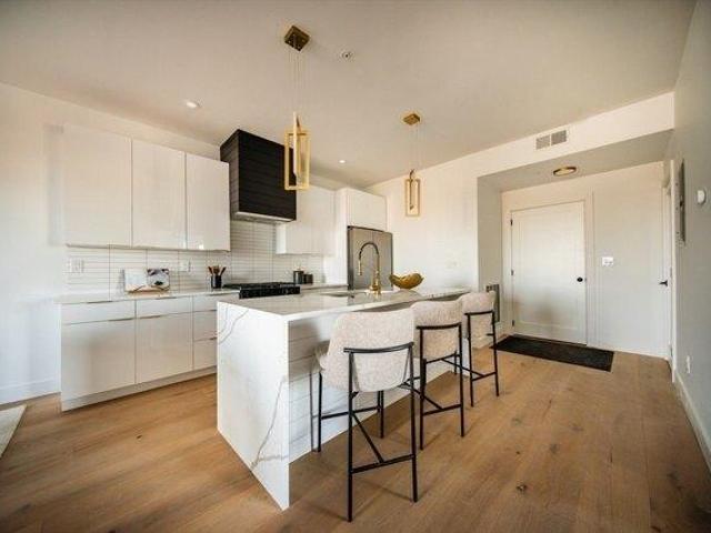 2 bedroom, Quincy MA 02169 104653715