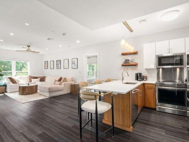 2 bedroom, Quincy MA 02169 105424453
