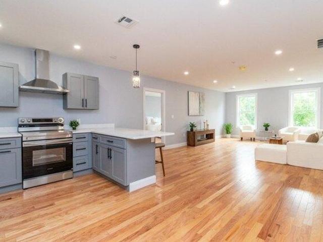 2 bedroom, Quincy MA 02169 105535972