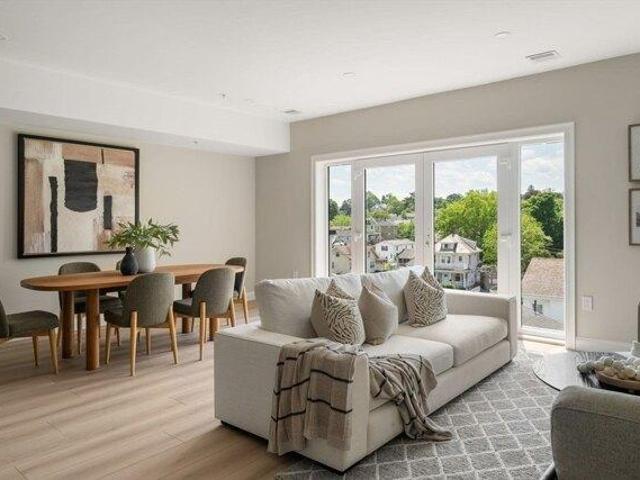 2 bedroom, Quincy MA 02170 105562017