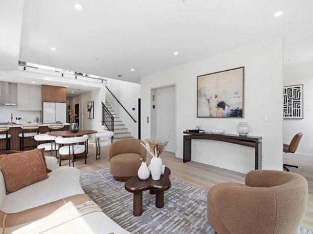 2 bedroom, Quincy MA 02171 105403881
