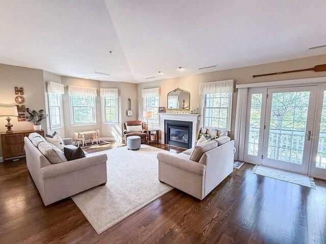 2 bedroom, Quincy MA 02171 105427915