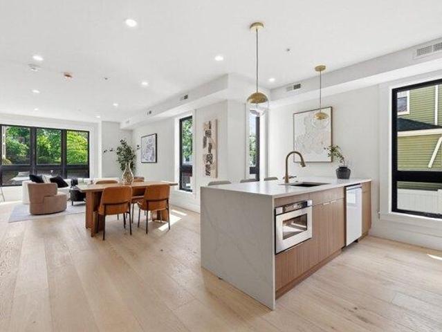 2 bedroom, Quincy MA 02171 105560282