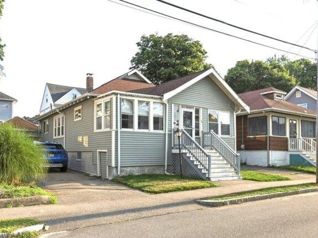 2 bedroom, Quincy MA 02171 105576637