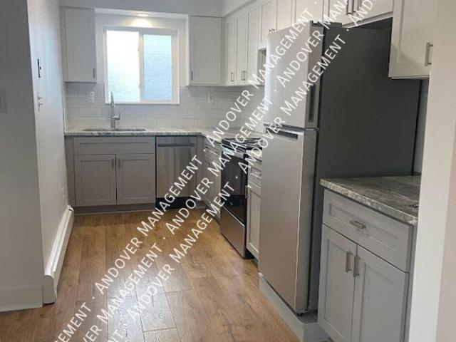 2 bedroom, Royal Oak MI 48073 105212496