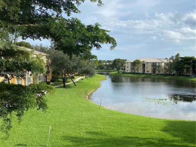 2 bedroom, Royal Palm Beach FL 33411 LS105902455