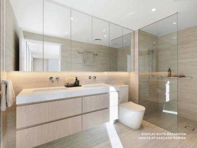 2 Bedroom Apartment Robina, QLD 102760548