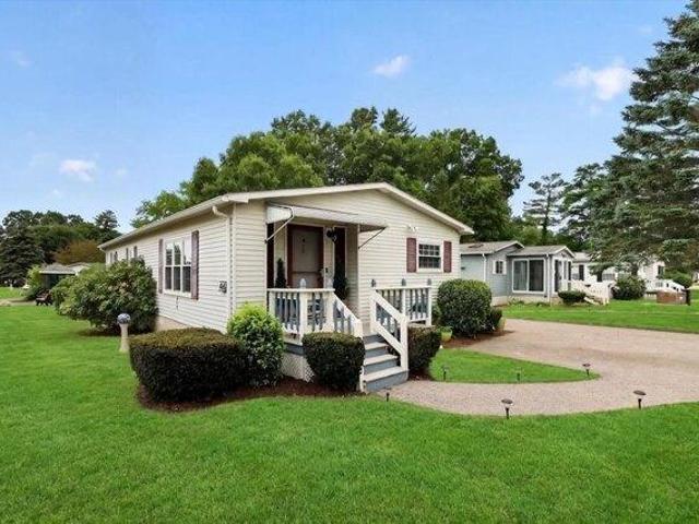 2 bedroom, Rockland MA 02370 105548517
