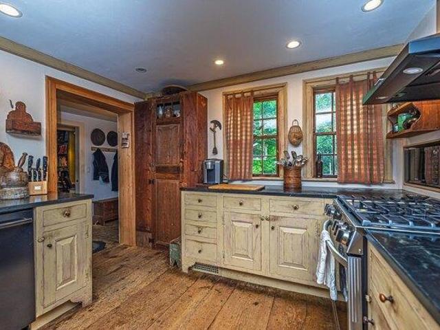 2 bedroom, Raymond NH 03077 104042776