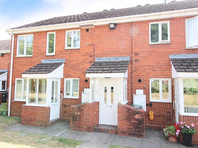 2 bedroom maisonette for sale
