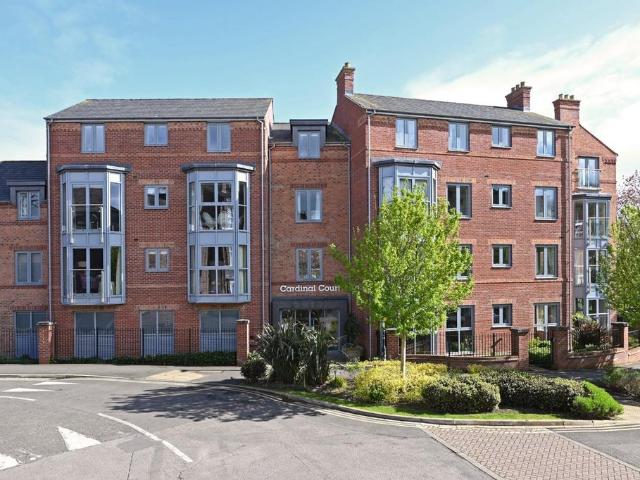 2 bedroom flat for sale