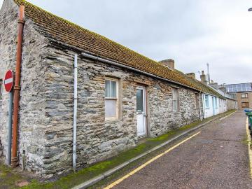 2 bedroom terraced bungalow for sale