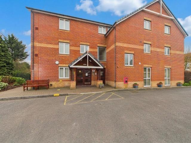 2 bedroom flat for sale