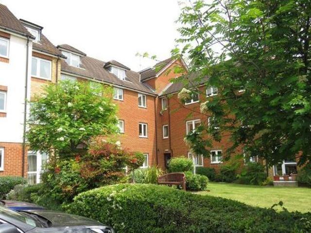 2 Bedroom Retirement Property For Sale In Stifford Clays, Essex
