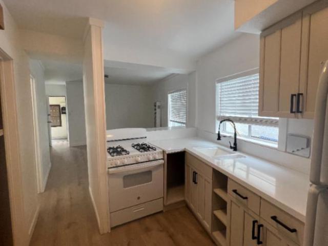 2 bedroom, Redondo Beach CA 90277 105670389