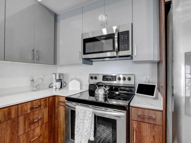 2 bedroom, Reseda CA 91335 104980890