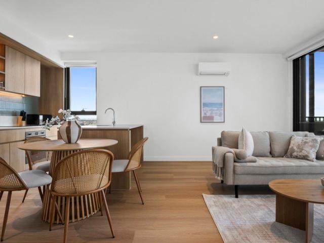 2 Bedroom Residence in Prime Bayside Locale