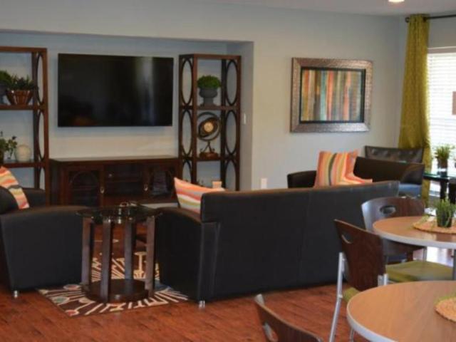 2 bedroom, Riviera Beach FL 33404 105891241