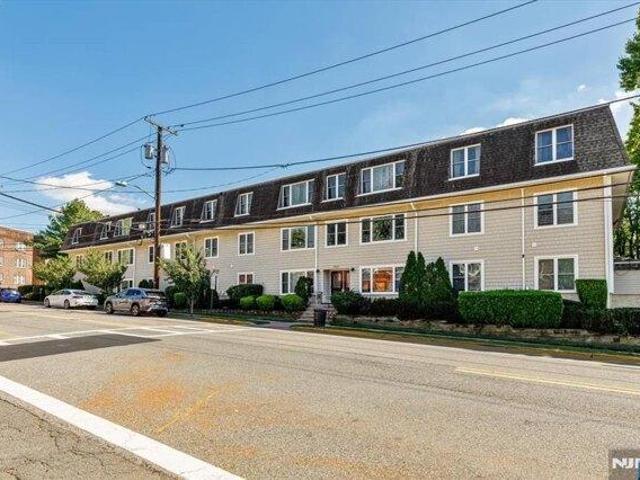 2 bedroom, Rutherford NJ 07070 105590021