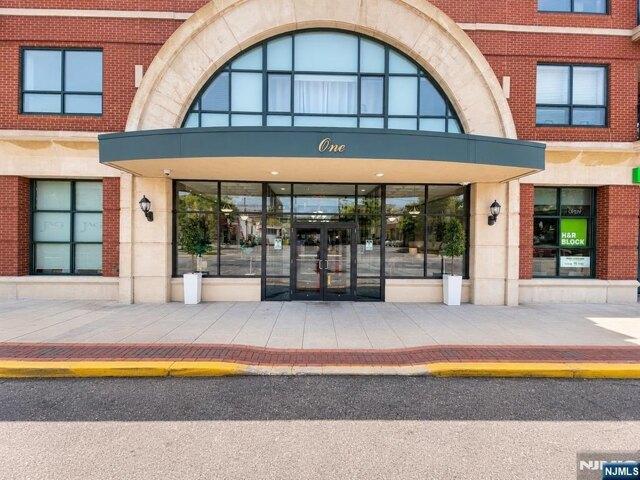 2 bedroom, Rutherford NJ 07070 105694715
