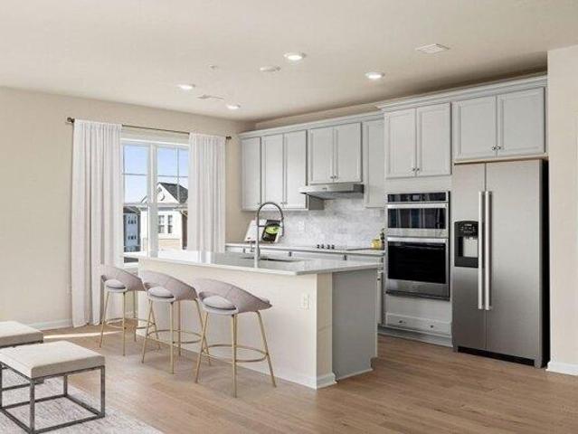2 bedroom, Woburn MA 01801 104789078