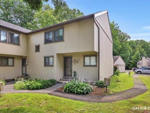 2 bedroom, Woodbury CT 06798 105426615