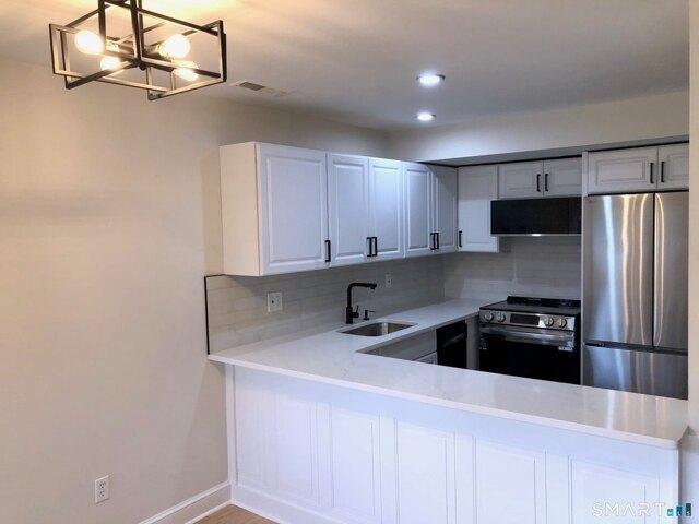 2 bedroom, Woodbury CT 06798 105442300