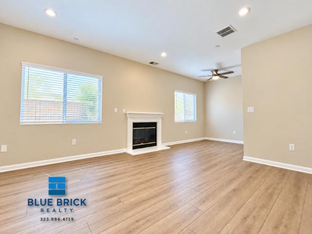 2 bedroom, Woodland Hills CA 91364 105672061