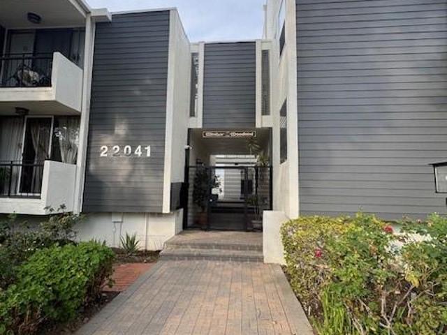 2 bedroom, Woodland Hills CA 91364 97073639