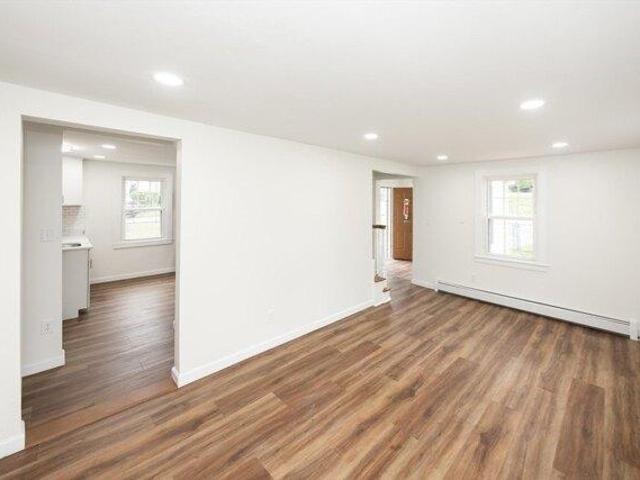2 bedroom, Worcester MA 01606 105277723