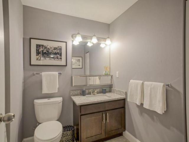 2 bedroom, Worcester MA 01608 105128264